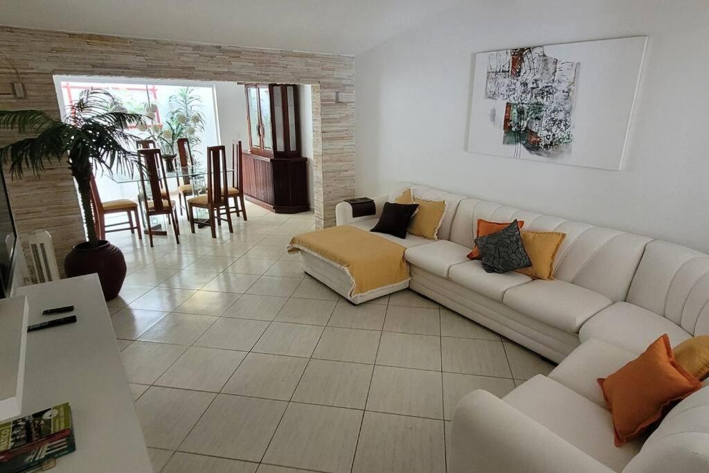 Casa Familiar Fechado